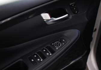 Подержанный автомобиль Hyundai Santa Fe 2021 года (20 фото)