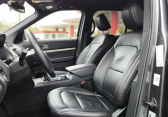 Подержанный автомобиль Ford Explorer 2018 года (12 фото)