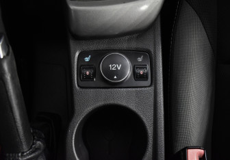 Подержанный автомобиль Ford Focus Sedan 2012 года (17 фото)