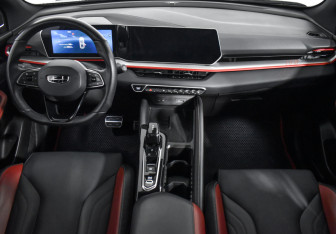 Подержанный автомобиль Geely Coolray 2023 года (14 фото)