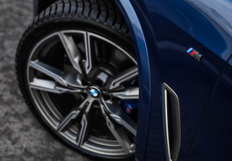 Подержанный автомобиль BMW X5 2019 года (11 фото)