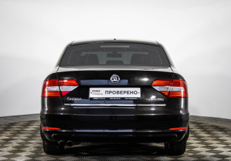 Подержанный автомобиль Skoda Superb Liftback 2014 года (6 фото)