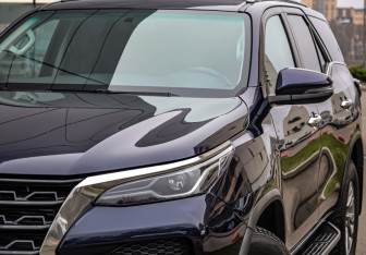 Подержанный автомобиль Toyota Fortuner 2020 года (2 фото)