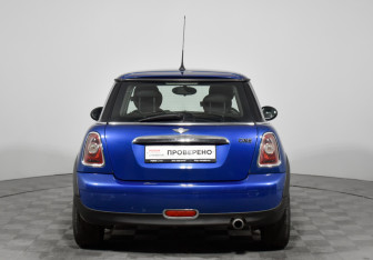 Подержанный автомобиль MINI Hatch 2008 года (6 фото)