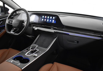 Подержанный автомобиль Omoda C5 2023 года (11 фото)