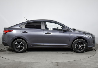 Подержанный автомобиль Hyundai Solaris Sedan 2021 года (4 фото)