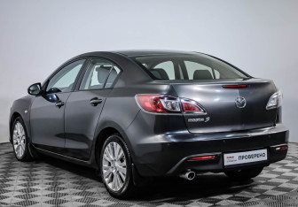 Подержанный автомобиль Mazda 3 Sedan 2011 года (7 фото)