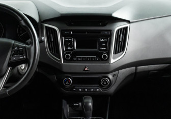 Подержанный автомобиль Hyundai Creta 2019 года (14 фото)