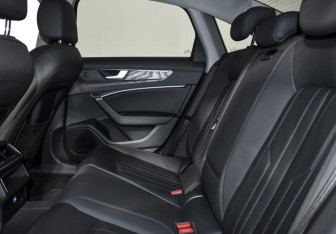 Подержанный автомобиль Audi A6 Sedan 2020 года (22 фото)