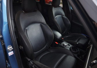 Подержанный автомобиль MINI Countryman 2018 года (23 фото)