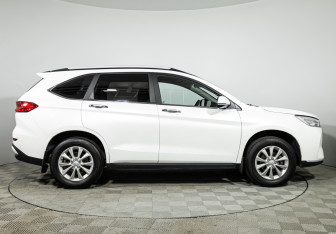 Подержанный автомобиль Haval M6 2023 года (4 фото)