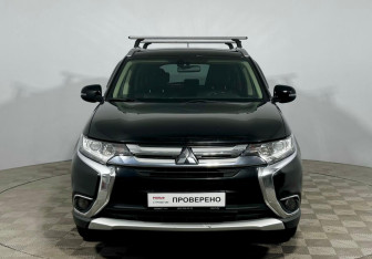Подержанный автомобиль Mitsubishi Outlander 2016 года (3 фото)