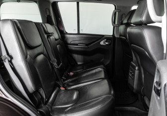 Подержанный автомобиль Nissan Pathfinder 2010 года (17 фото)