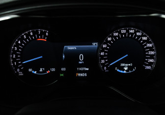 Подержанный автомобиль Ford Mondeo Sedan 2018 года (12 фото)