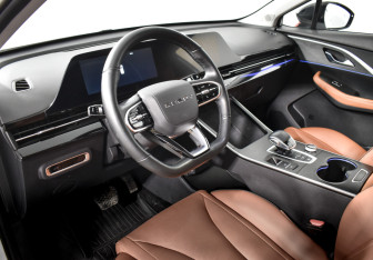 Подержанный автомобиль Omoda C5 2022 года (9 фото)