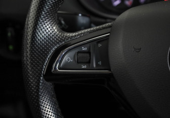 Подержанный автомобиль Skoda Octavia Liftback 2019 года (13 фото)