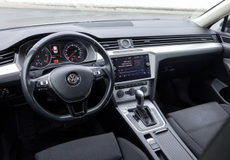 Подержанный автомобиль Volkswagen Passat Sedan 2018 года (21 фото)