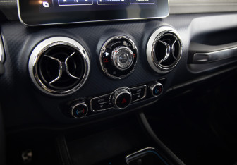 Подержанный автомобиль BAIC BJ40 2024 года (15 фото)