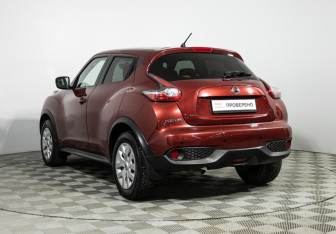 Подержанный автомобиль Nissan Juke 2014 года (7 фото)