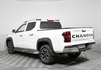 Подержанный автомобиль Changan Hunter Plus 2024 года (7 фото)