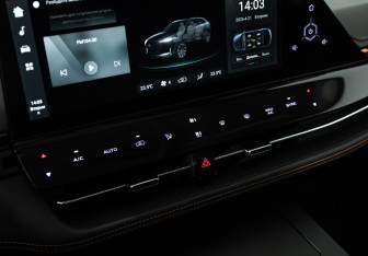 Подержанный автомобиль Changan UNI-K 2023 года (21 фото)