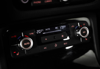 Подержанный автомобиль Volkswagen Touareg 2014 года (15 фото)