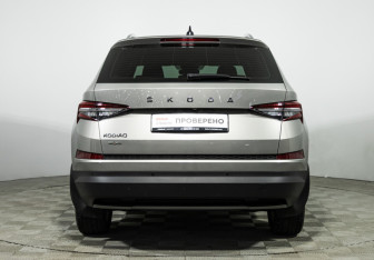 Подержанный автомобиль Skoda Kodiaq 2022 года (6 фото)