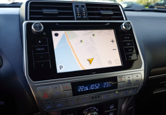 Подержанный автомобиль Toyota Land Cruiser Prado 2018 года (16 фото)