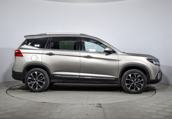 Подержанный автомобиль Forthing T5 2024 года (4 фото)