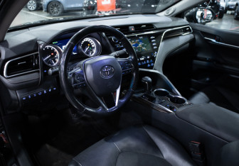 Подержанный автомобиль Toyota Camry Sedan 2020 года (15 фото)
