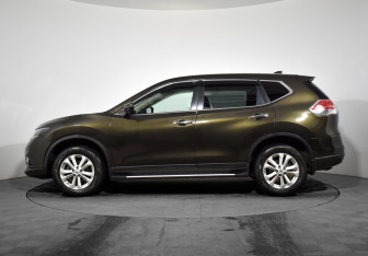 Подержанный автомобиль Nissan X-Trail 2018 года (8 фото)