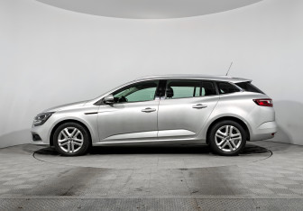Подержанный автомобиль Renault Megane Wagon 2016 года (8 фото)