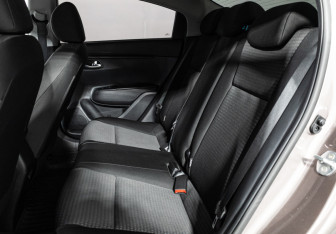 Подержанный автомобиль Kia Rio Sedan 2021 года (10 фото)