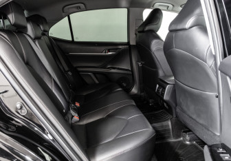 Подержанный автомобиль Toyota Camry Sedan 2019 года (23 фото)