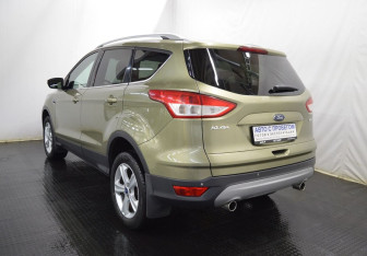 Подержанный автомобиль Ford Kuga 2014 года (7 фото)