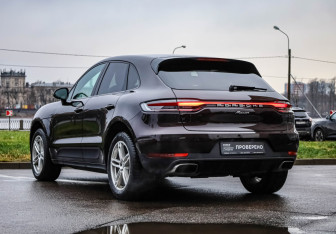 Подержанный автомобиль Porsche Macan 2019 года (7 фото)