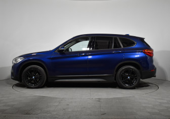 Подержанный автомобиль BMW X1 2018 года (8 фото)