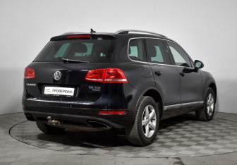 Подержанный автомобиль Volkswagen Touareg 2013 года (5 фото)