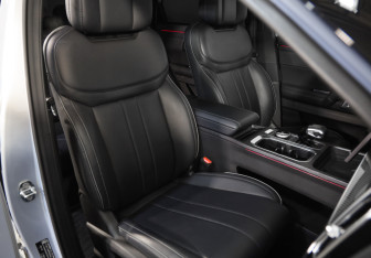 Подержанный автомобиль Jaecoo J7 2024 года (29 фото)