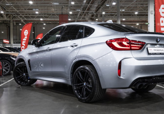 Подержанный автомобиль BMW X6 M 2017 года (15 фото)