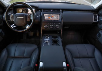 Подержанный автомобиль Land Rover Discovery 2018 года (8 фото)