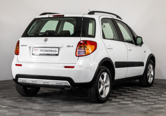 Подержанный автомобиль Suzuki SX4 Hatchback 2011 года (5 фото)