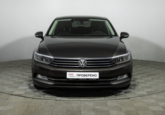 Подержанный автомобиль Volkswagen Passat Sedan 2017 года (2 фото)