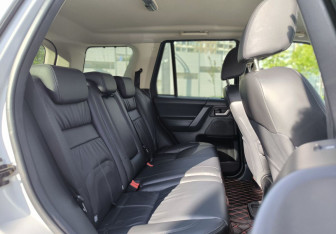 Подержанный автомобиль Land Rover Freelander 2014 года (16 фото)