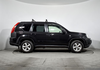 Подержанный автомобиль Nissan X-Trail 2008 года (4 фото)