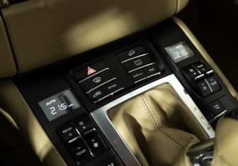 Подержанный автомобиль Porsche Macan 2015 года (18 фото)