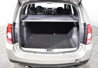 Подержанный автомобиль Renault Duster 2013 года (19 фото)