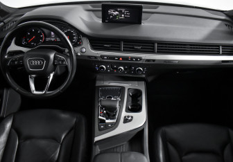 Подержанный автомобиль Audi Q7 2016 года (20 фото)