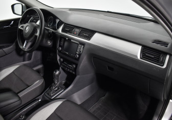 Подержанный автомобиль Skoda Rapid Liftback 2017 года (12 фото)