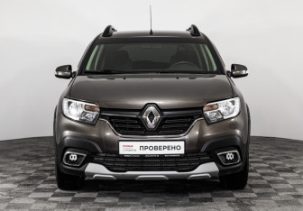 Подержанный автомобиль Renault Sandero 2019 года (2 фото)